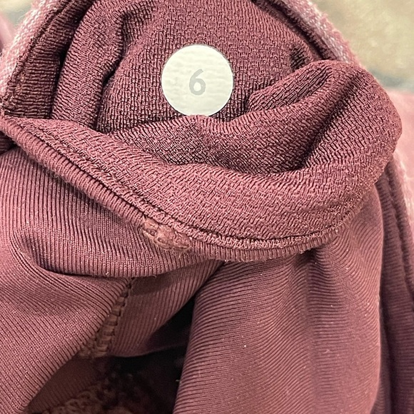 Lululemon Turn Around Tight. Size 6. High Rise. Rulu. - Picture 8 of 8